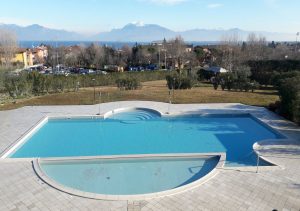 DESENZANO DEL GARDA, villa in residence con piscina